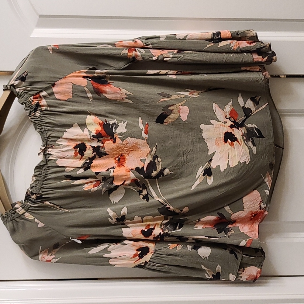 WHBM flirty top